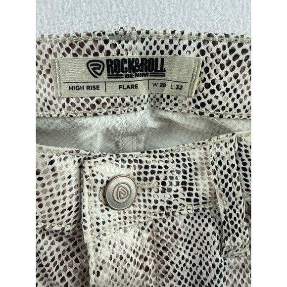 Rock & Roll Denim Women's High Rise Flare Snake Print Jeans 28x32 - Picture 9 of 12